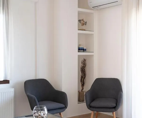 Alexandros Maisonettes & *