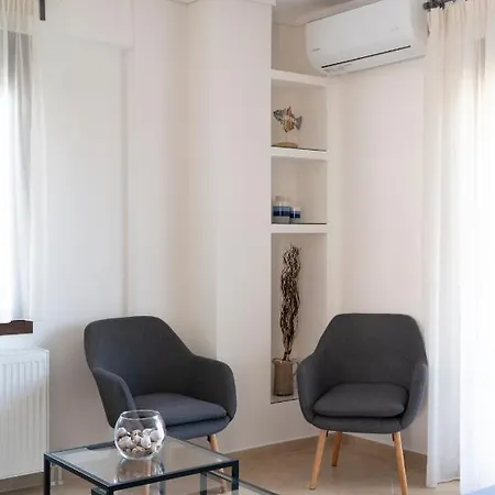 Alexandros Maisonettes & *