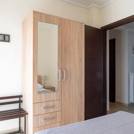 Alexandros Maisonettes & Holiday home *