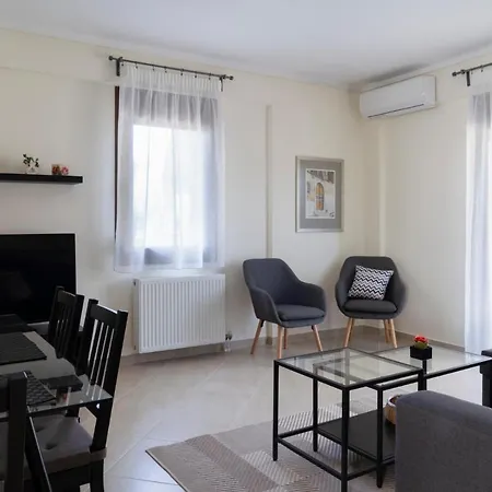 Alexandros Maisonettes & Holiday home