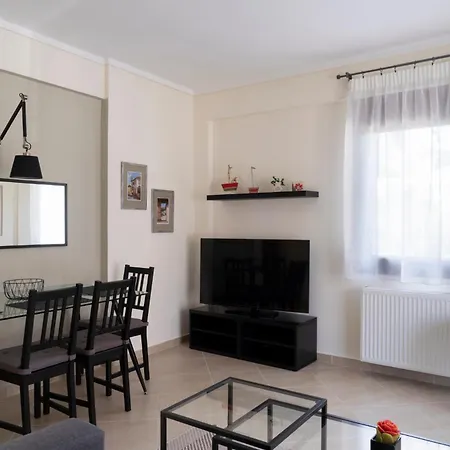 Alexandros Maisonettes & Holiday home *